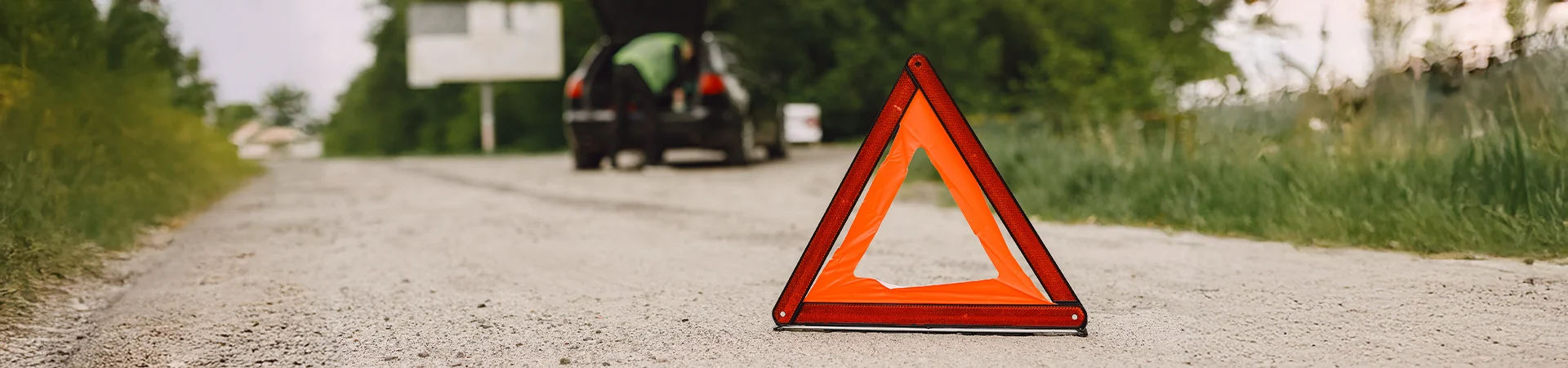 optif-ubezpieczenie-assistance-w-ubezpieczeniach-komunikacyjnych-trojkat-ostrzegawczy-optif-finance-1